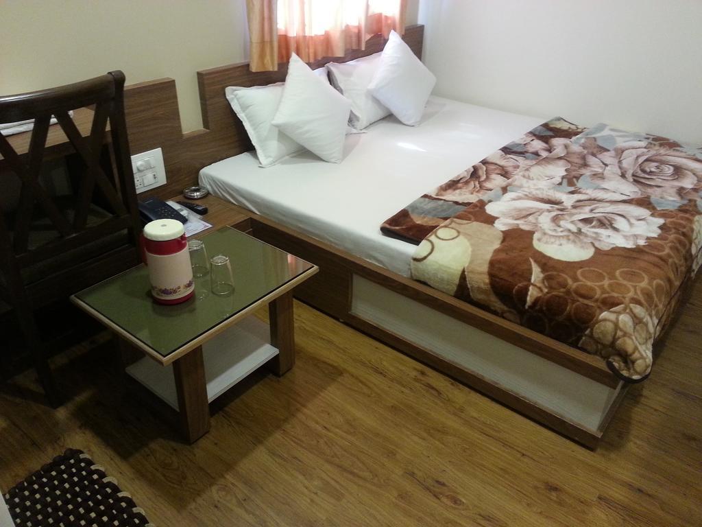 Hotel Oasis Mumbai Rum bild