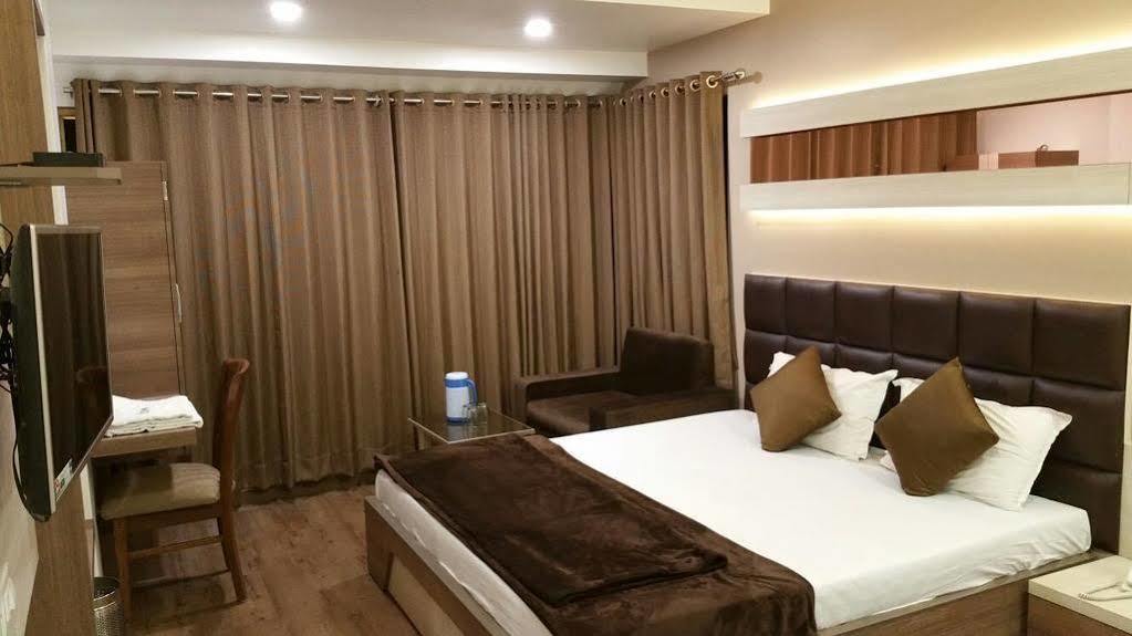 Hotel Oasis Mumbai Exteriör bild