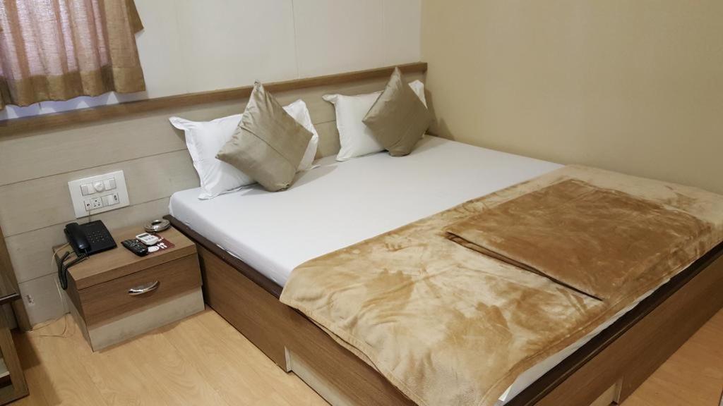 Hotel Oasis Mumbai Exteriör bild